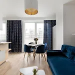 Short Apartment *