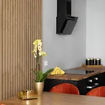 Short Apartment *