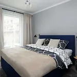Apartment Short *