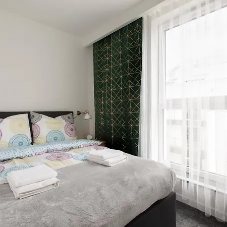 Apartment Short *