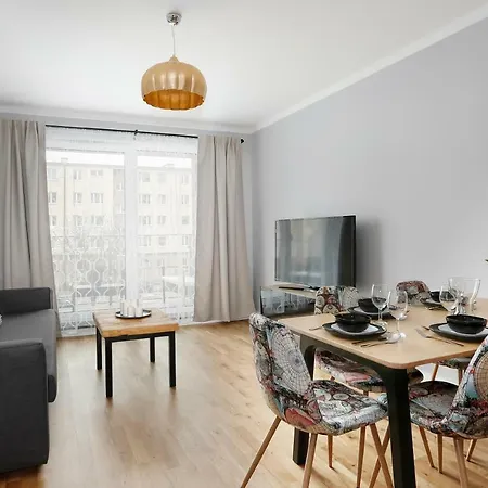 Apartment Short