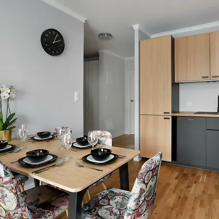 Apartment Short
