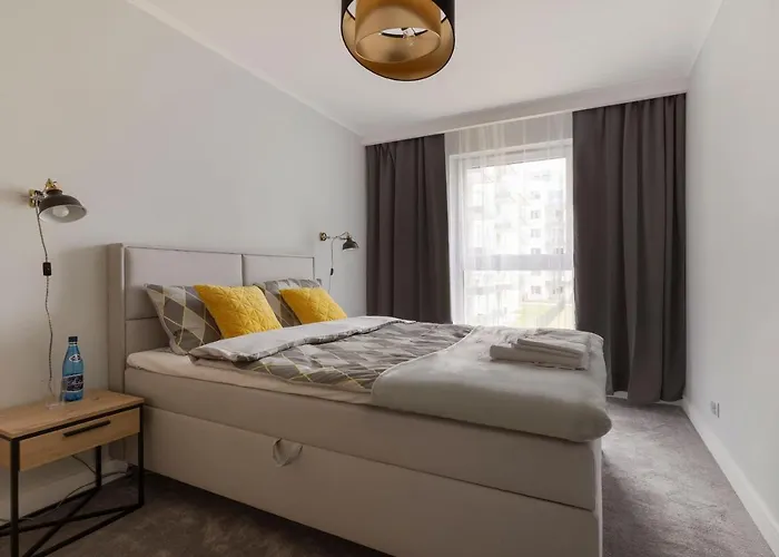 Short * グダニスク